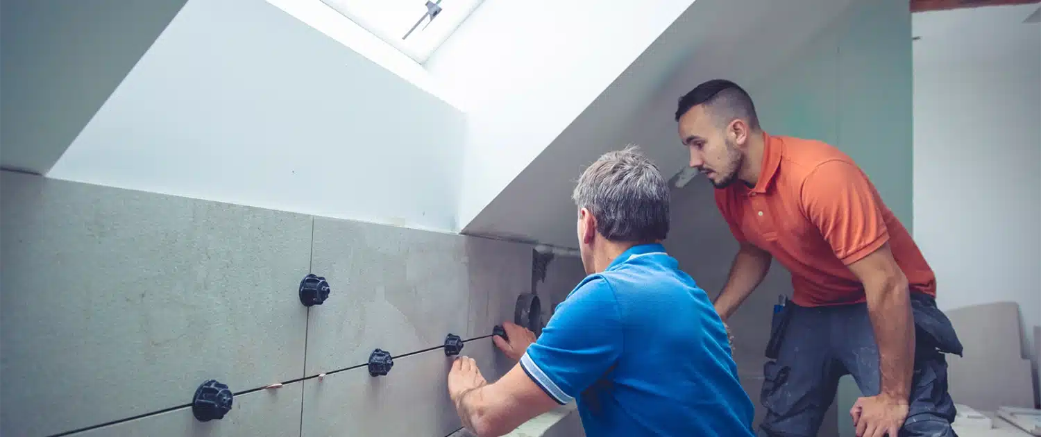 Handwerker renovieren Eigenheim