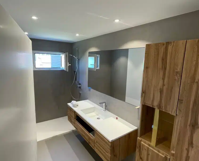 Barrierefreies Bad mit bodengleicher Dusche